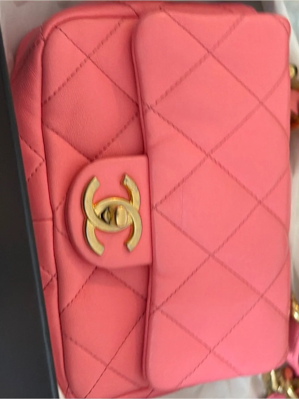 CHANEL compact quilted